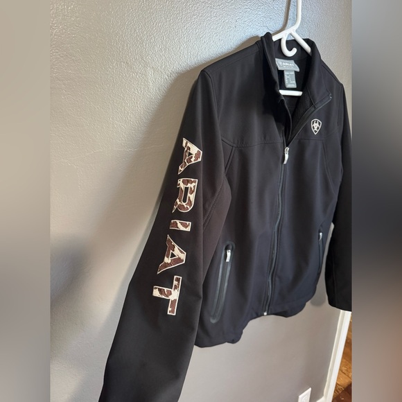 Women’s Ariat Softshell Jacket - Picture 2 of 7